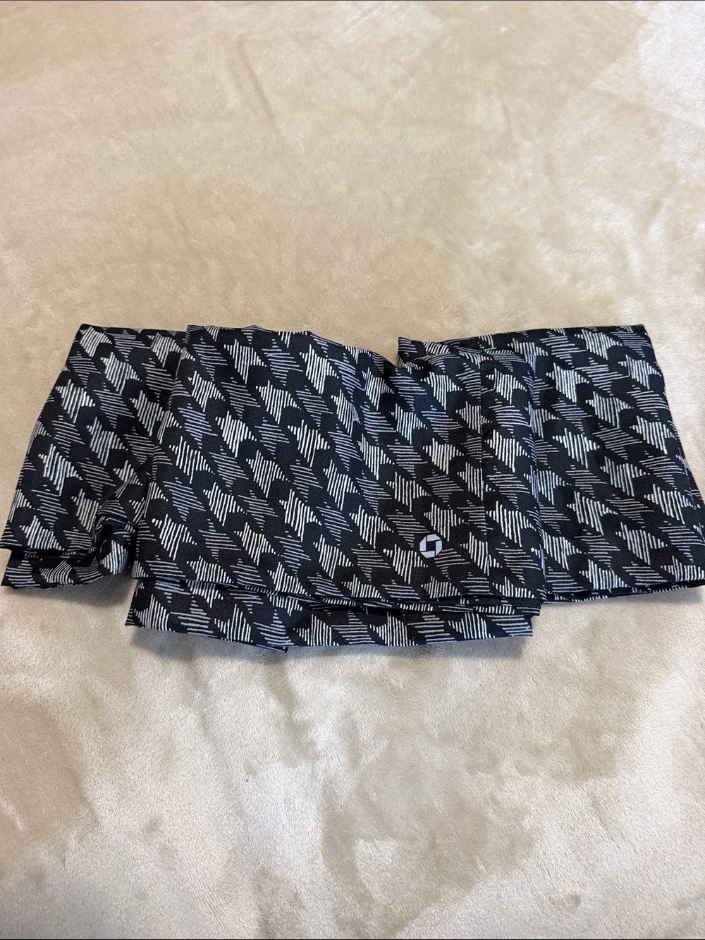 Lands' End infinity scarf. Black and White Geometric